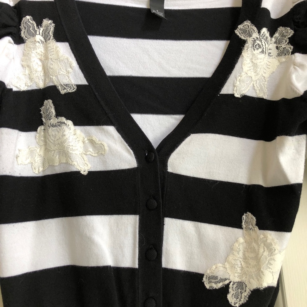 Black and white quarter sleeve cami